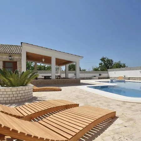 شقة With Private Pool تروغير